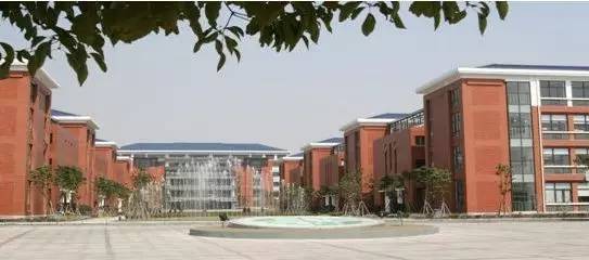 西外外國語學校<