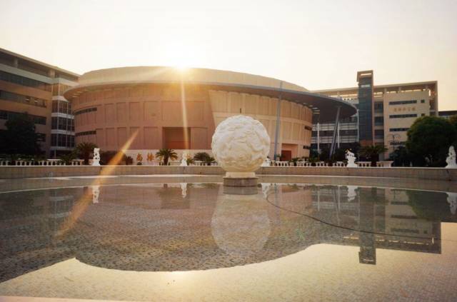 上海市民辦尚德實驗學校